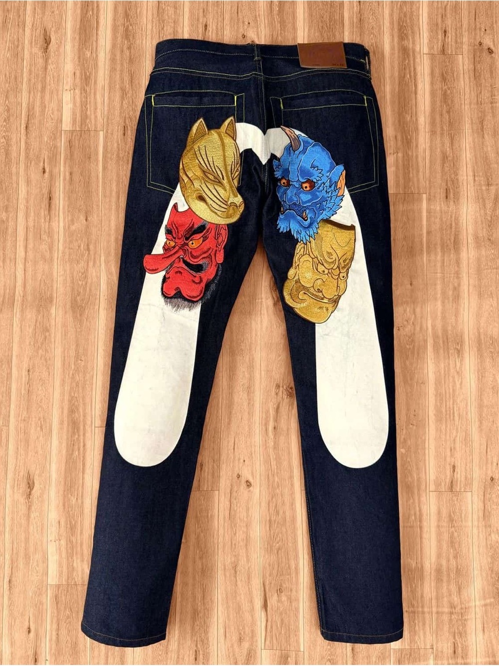 Evisu Men's Multicolor Embroidered Straight-Leg Jeans (Size 32x34)